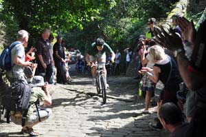 Cycling up the Buttress  - photo: HebWeb